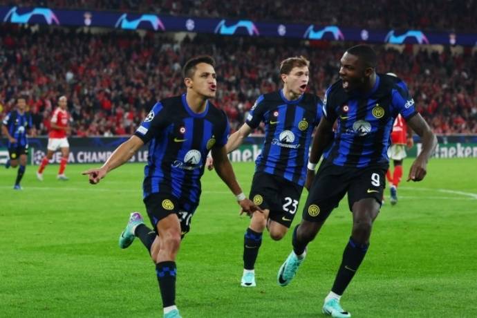 那不勒斯客场突围,豪取三分重返争冠行列的简单介绍 那不勒斯客场突围,豪取三分重返争冠行列的简单介绍