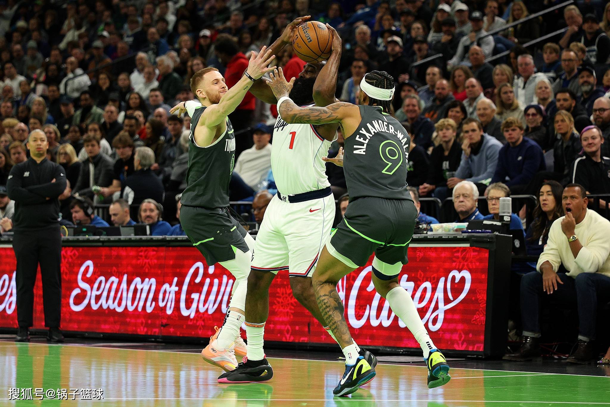 深夜一战!鹈鹕击败快船,升至西部第三的简单介绍 深夜一战!鹈鹕击败快船,升至西部第三的简单介绍