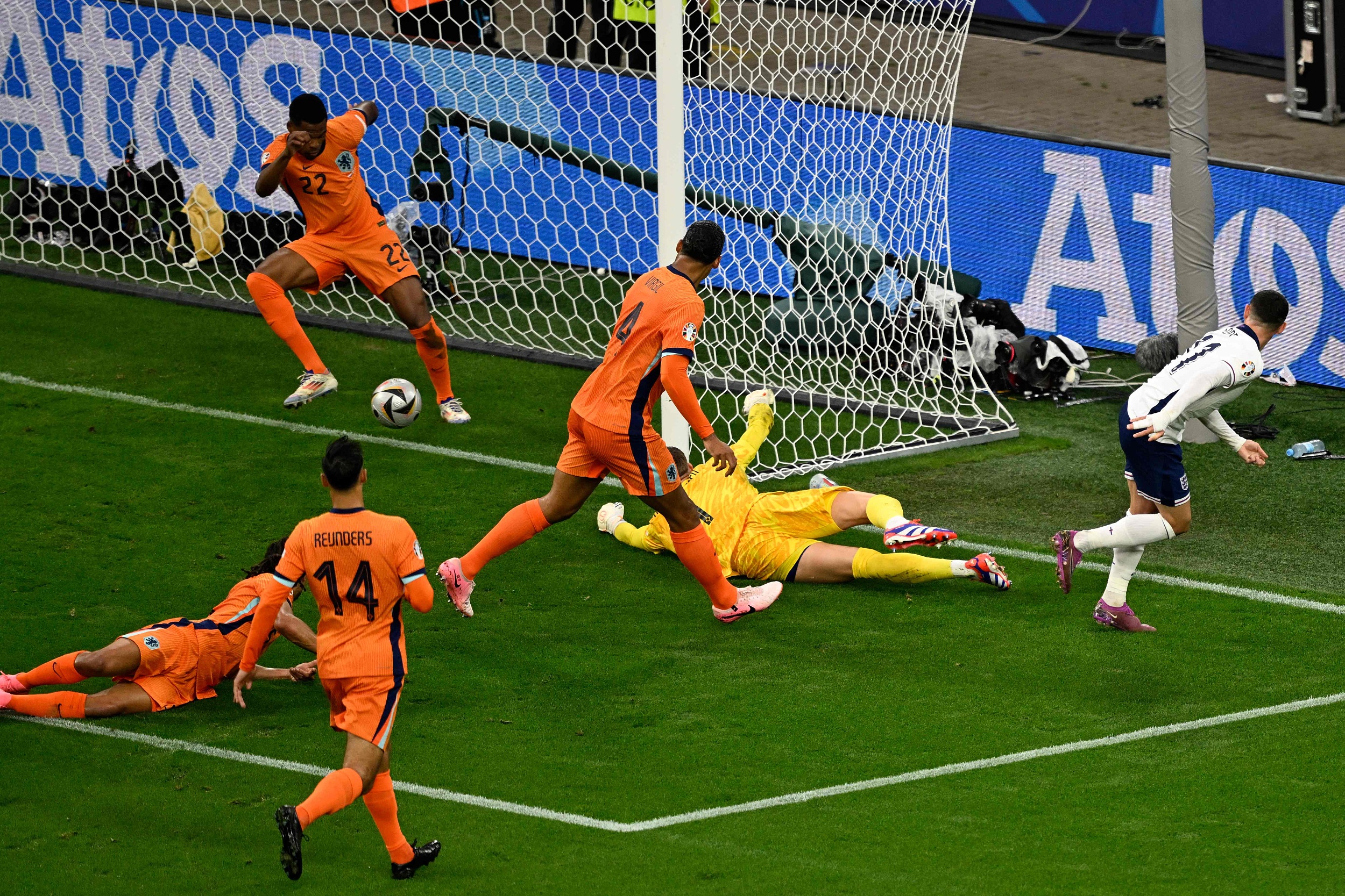 英格兰队胜出,成功晋级欧洲杯四强 英格兰队胜出,成功晋级欧洲杯四强