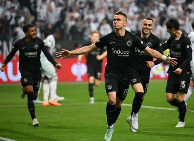 法兰克福内战险胜，提升积分榜排名的简单介绍