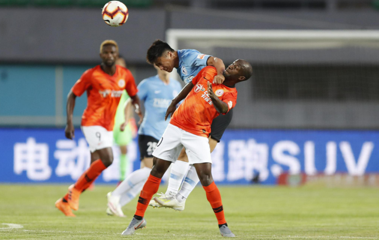 输球后球员表现积极,下场迎来反扑 输球后球员表现积极,下场迎来反扑