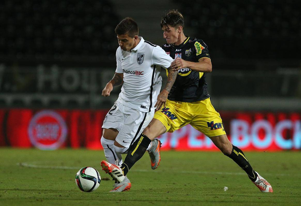 南特继续失利，需调整战术提升实力