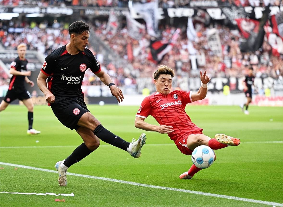 包含德甲震撼:拜仁大胜多特,领跑积分榜的词条 包含德甲震撼:拜仁大胜多特,领跑积分榜的词条