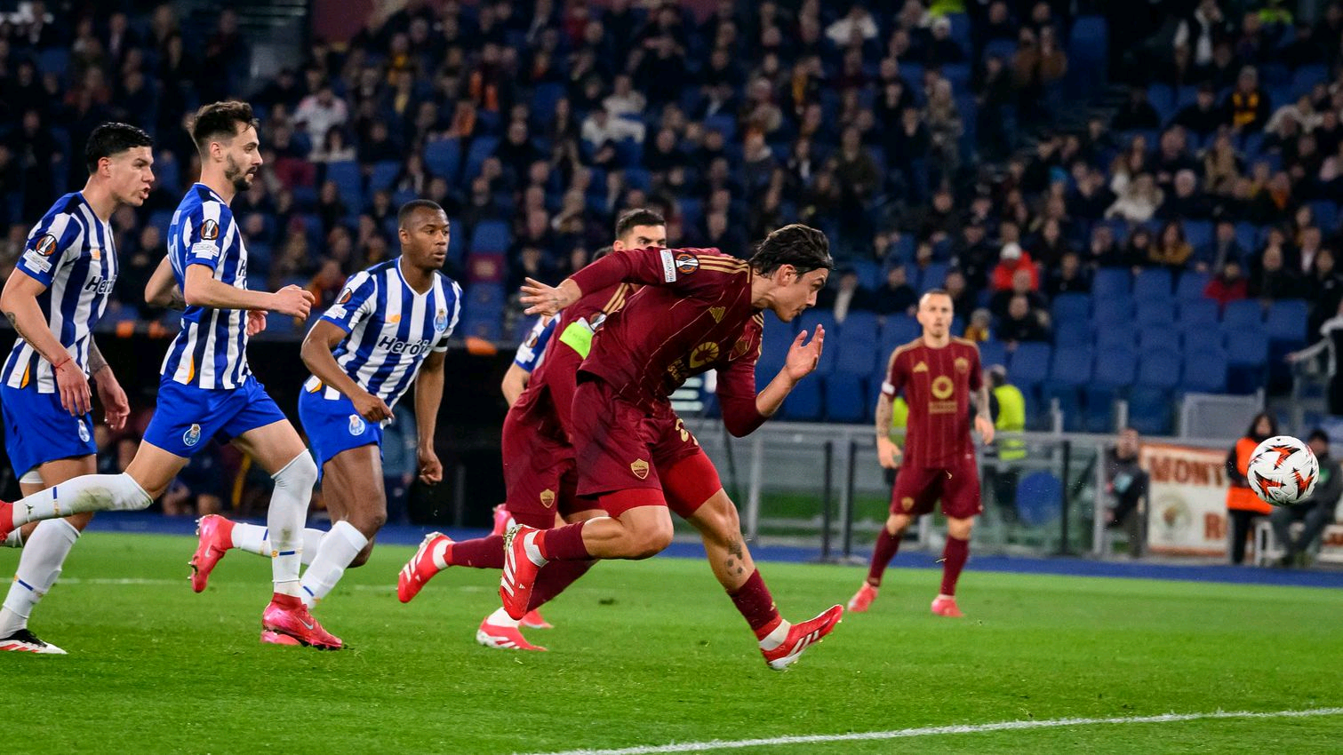 意大利遭遇姆巴佩止步,西甲局势紧张 意大利遭遇姆巴佩止步,西甲局势紧张