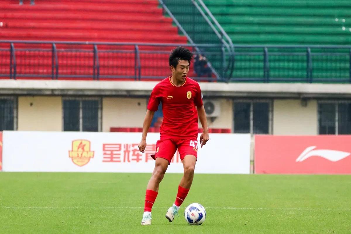 球员们在比赛中展现出了不畏惧对手的气魄