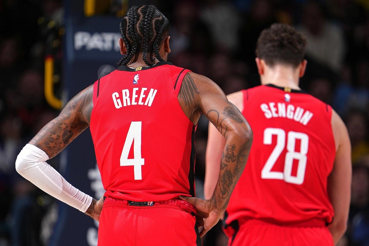 火箭客场击败猛龙，全队士气高昂