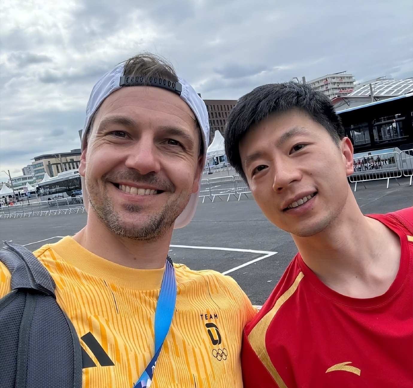 法国乒乓球队逆转英国乒乓球队，波尔送出助攻