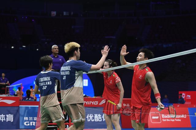 日本队完胜印尼队,石宇奇带队取胜 日本队完胜印尼队,石宇奇带队取胜