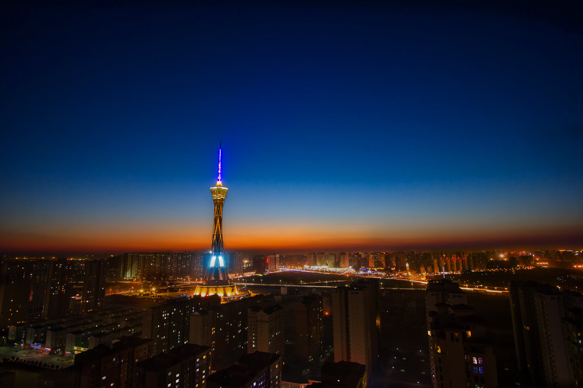 布雷默的遗产，勒沃库森如何以德国式的沉稳拿下法兰西