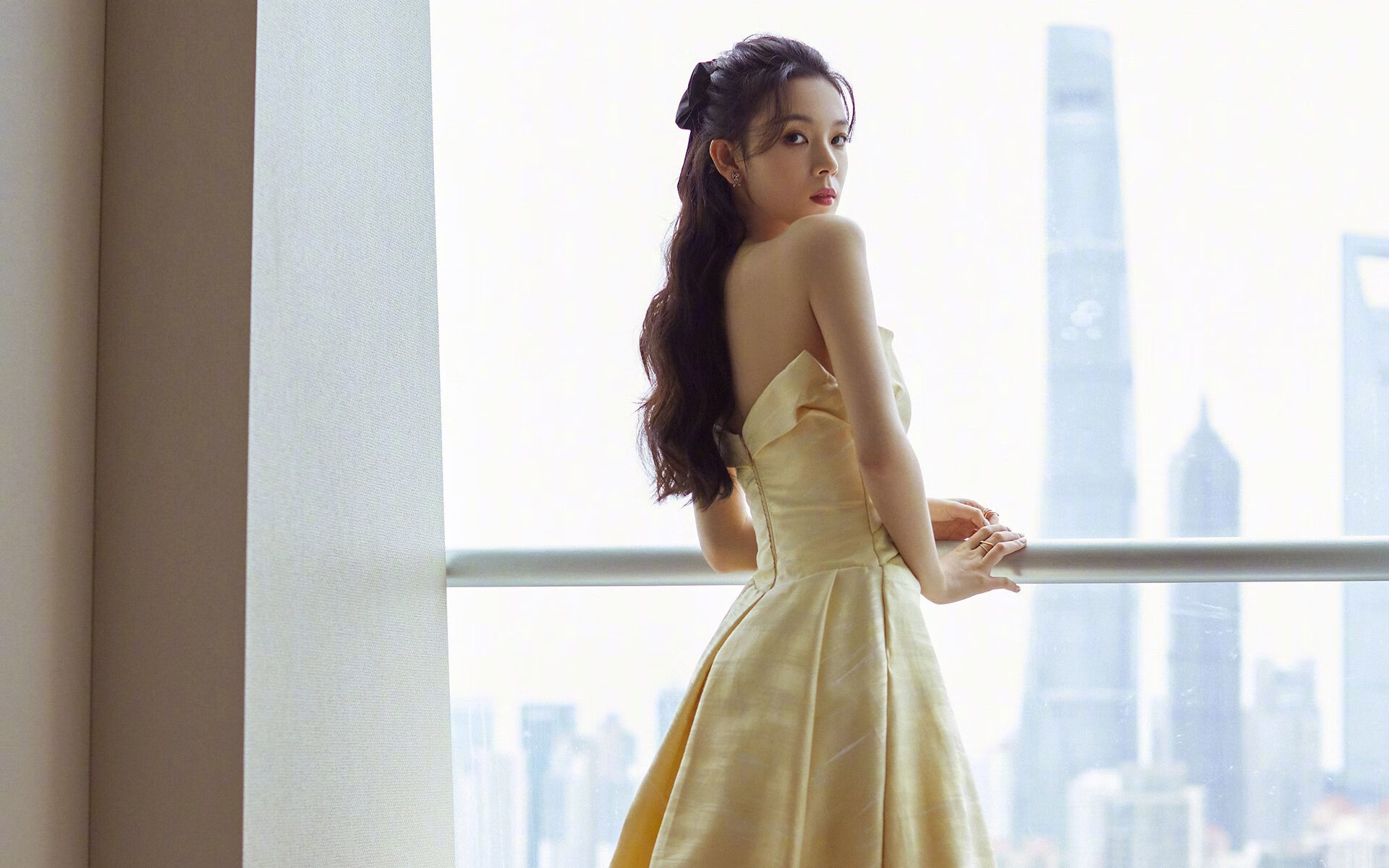 西甲国家德比之夜，当浓眉站上伯纳乌的舞台