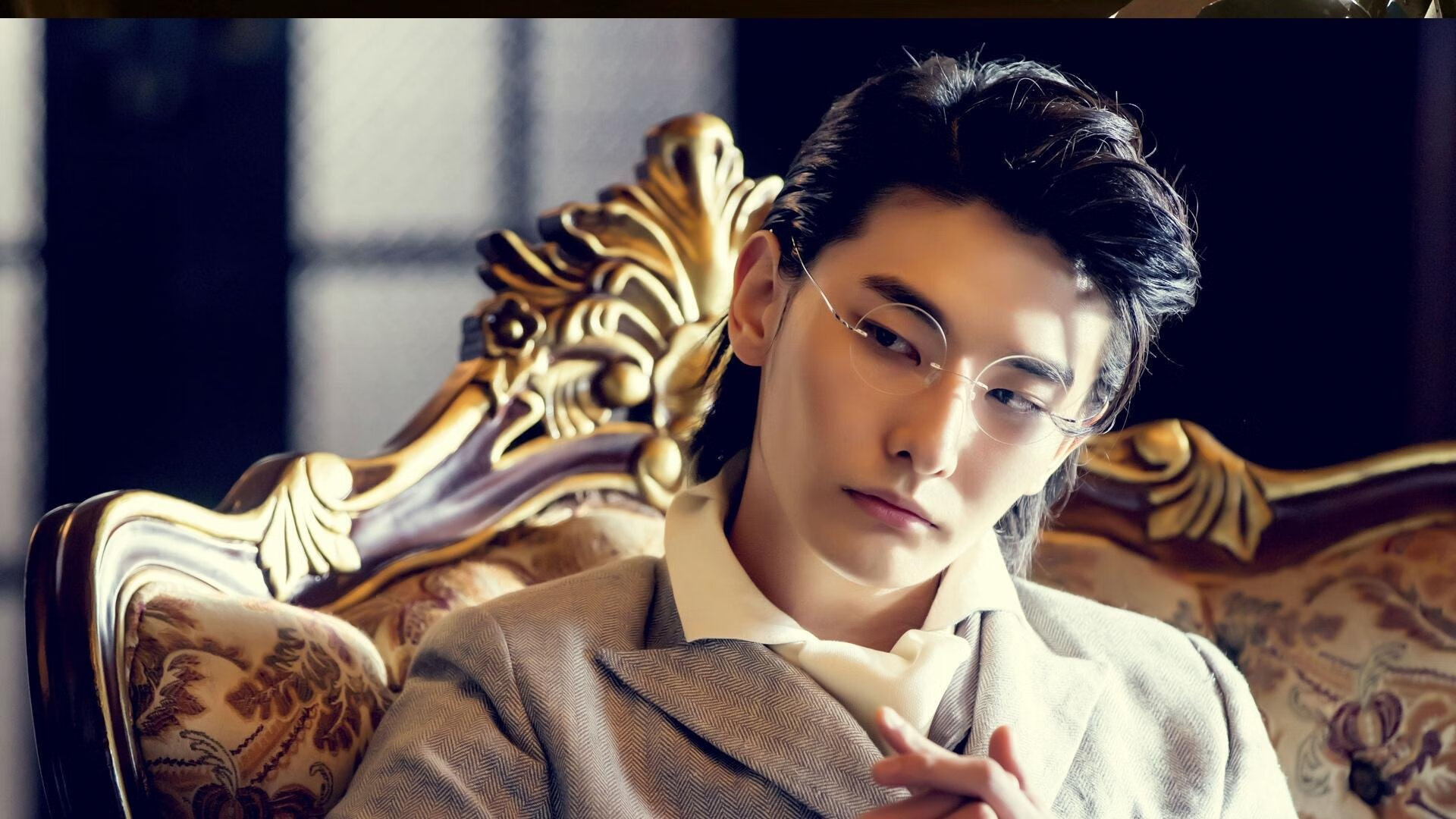 双线争锋,绿茵豪门的心理博弈与篮球铁血的意志征服